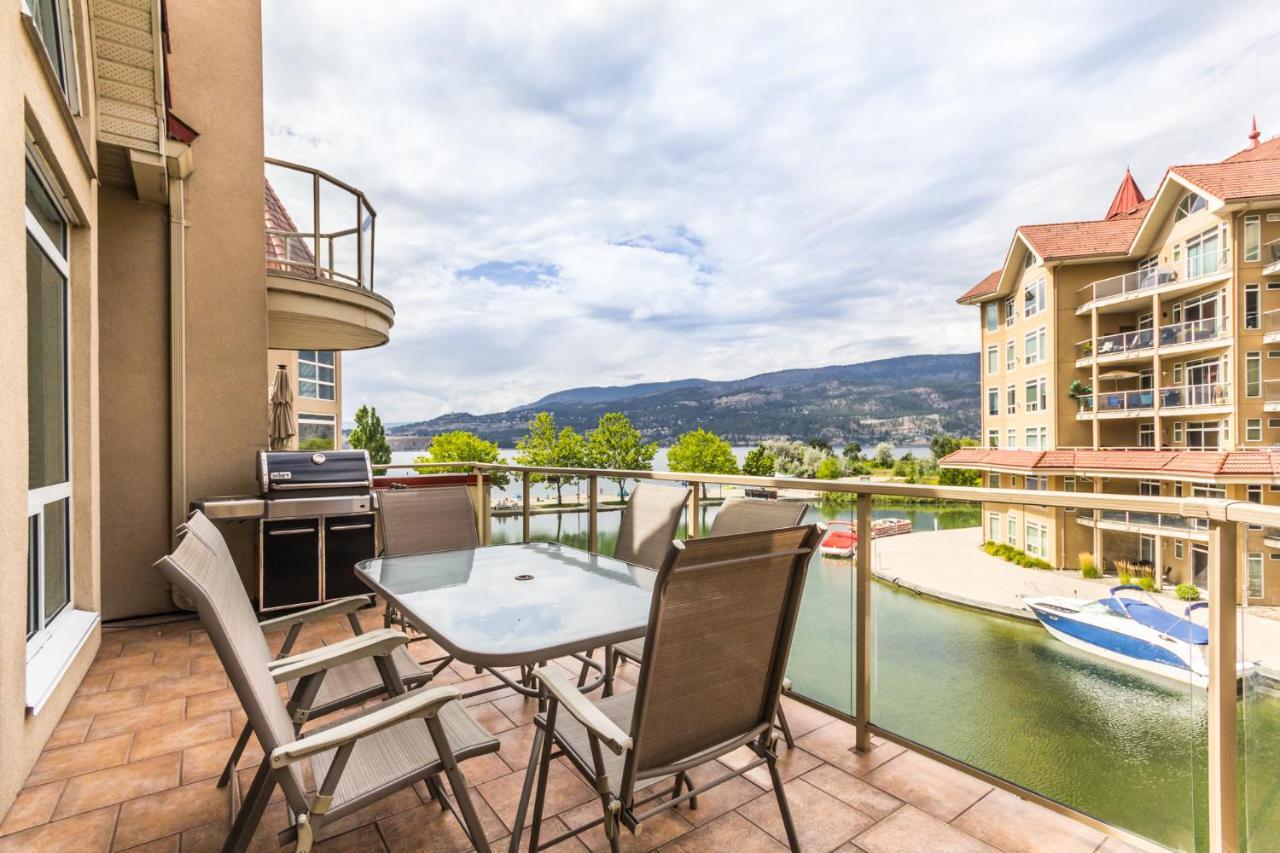 Sunset Waterfront Resort By Discover Kelowna Resort Accommodations Eksteriør bilde