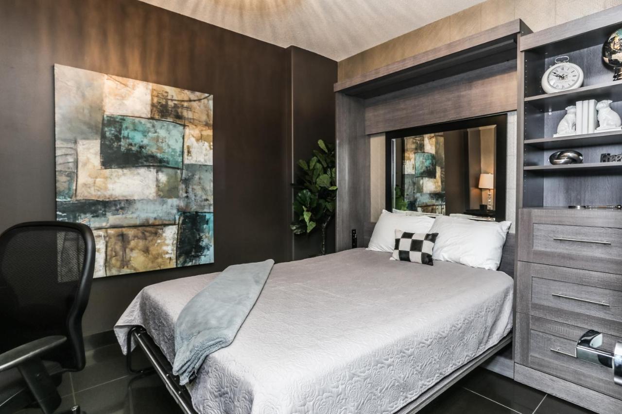 Sunset Waterfront Resort By Discover Kelowna Resort Accommodations Eksteriør bilde
