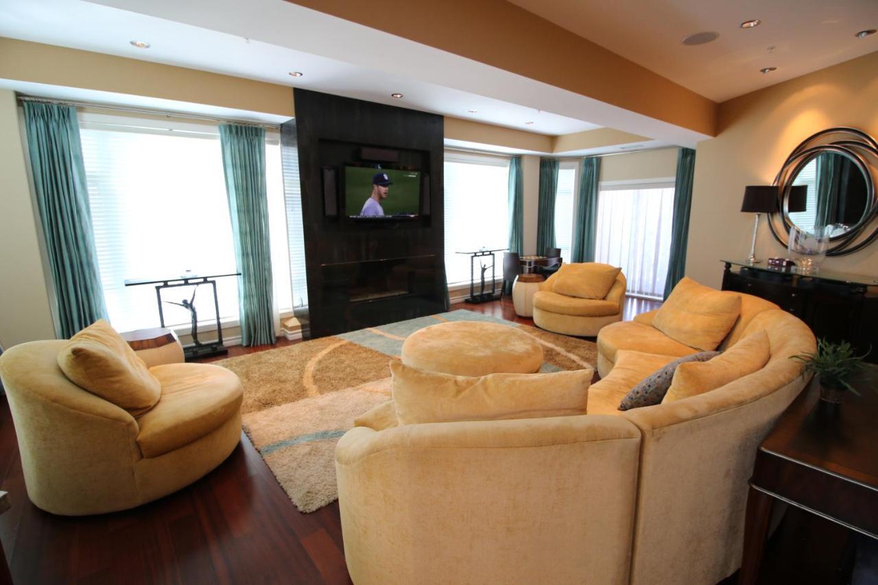 Sunset Waterfront Resort By Discover Kelowna Resort Accommodations Eksteriør bilde